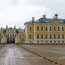 Podle projektu Bartolomea Rastrelliho, podle předlohy francouzského Versailles